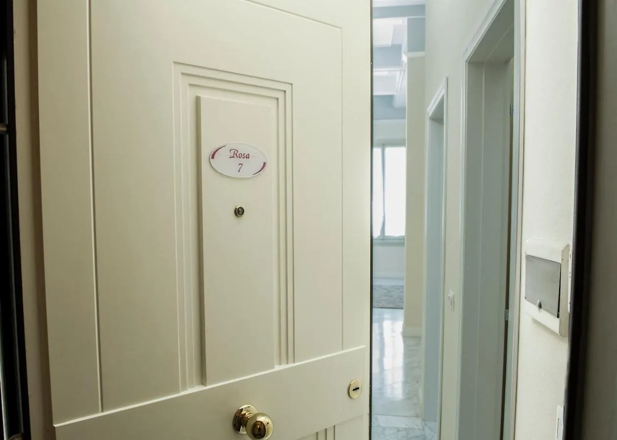 Rosa Apartment Florencia 0*,