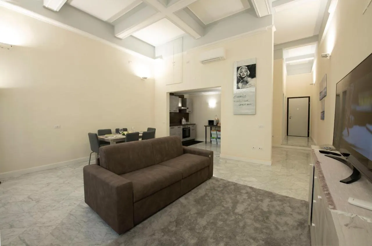 Mamo Florence - Cavour Rosa Apartment 0*,  Italy